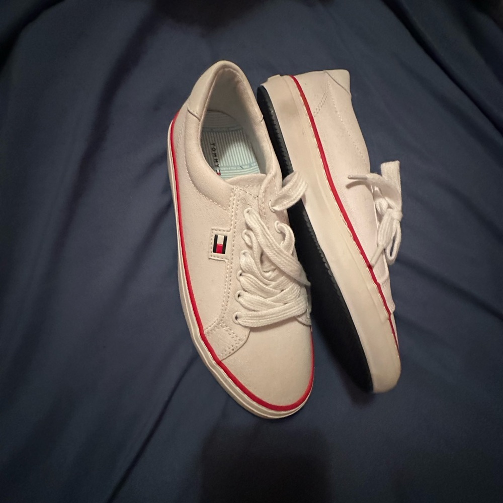 Tommy Hilfiger Cream Sneakers with Red Trim